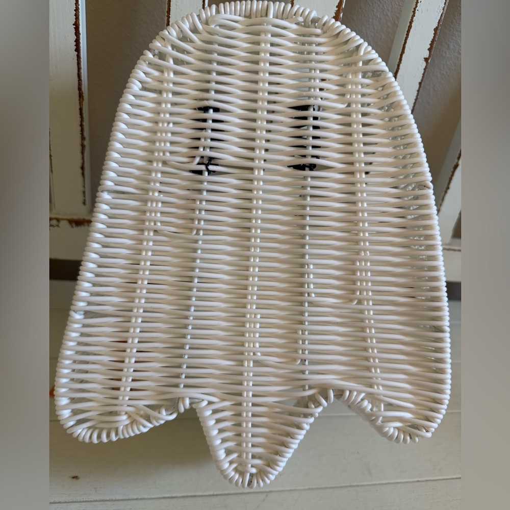 Home Goods Circo Home NWT The Servery White Wicker Ghost Serving Basket Decor - Picture 3 of 3